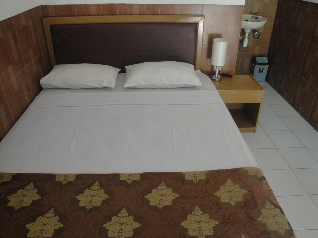 Hotel Ratih Mataram Quarto foto